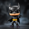 Figurină 3D Batman de pictat, stil Funko Pop, cu detalii emblematice ale supereroului DC. Realizată din material eco-friendly, ideală pentru colecționari și fanii picturii.