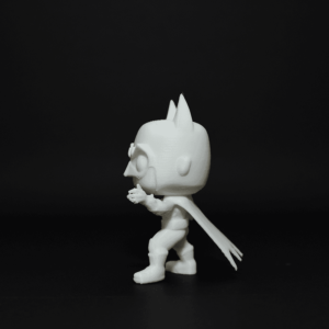 Figurină 3D Batman de pictat, stil Funko Pop, cu detalii emblematice ale supereroului DC. Realizată din material eco-friendly, ideală pentru colecționari și fanii picturii.