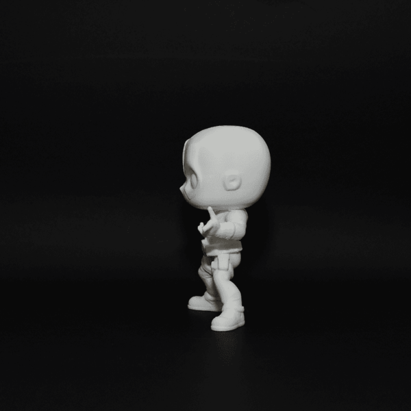 Figurină 3D Deadpool de pictat, stil Funko Pop, cu mască distinctivă și detalii emblematice. Realizată din material eco-friendly, ideală pentru colecționari și fanii Marvel.