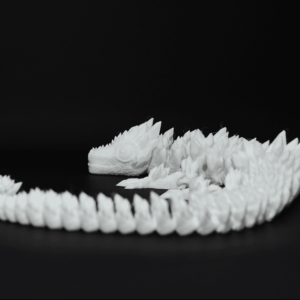 Figurină 3D Dragonul Serpentins de pictat, cu corp articulat și detalii elegante. Fabricată din material eco-friendly, ideală pentru joacă, creativitate și colecționari pasionați de fantezie.