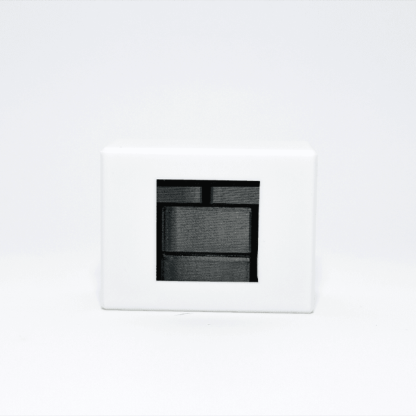 Puzzle 3D Quadro cu 6 piese ce trebuie așezate într-o cutie. Provocare logică cu o singură soluție, realizat din material eco-friendly, ideal pentru toate vârstele.